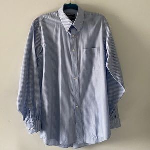 Kirklands Long Sleeve Non-Iron Size M